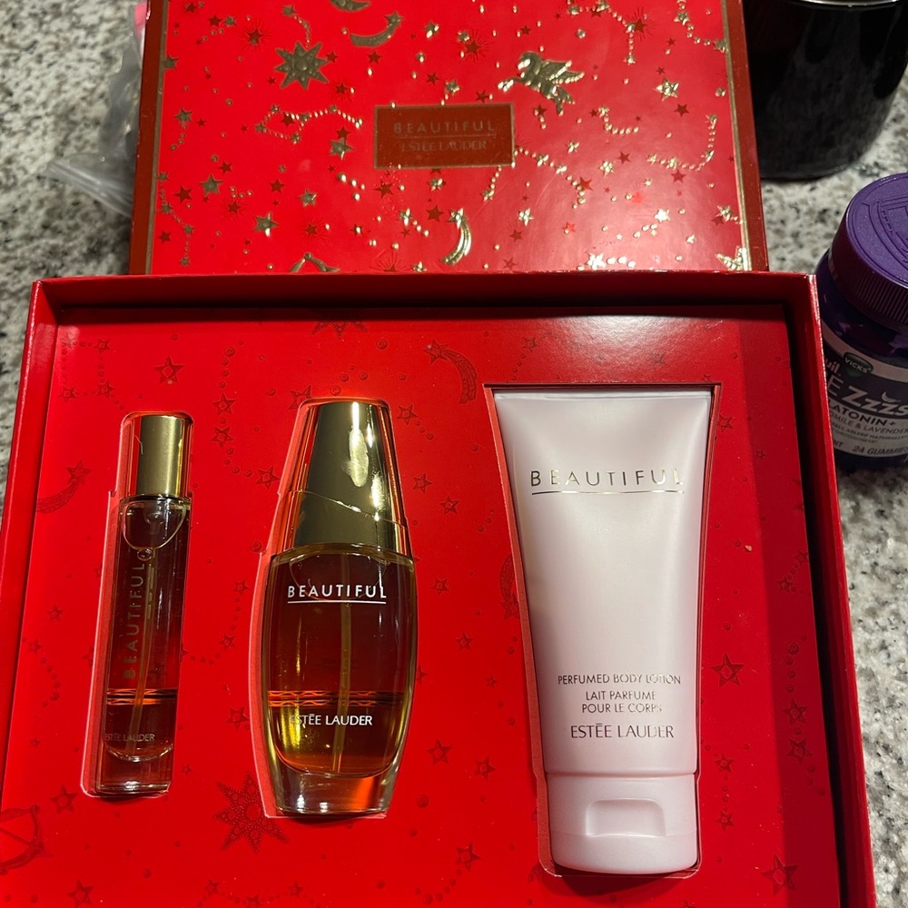 Estée Lauder beautiful perfume set